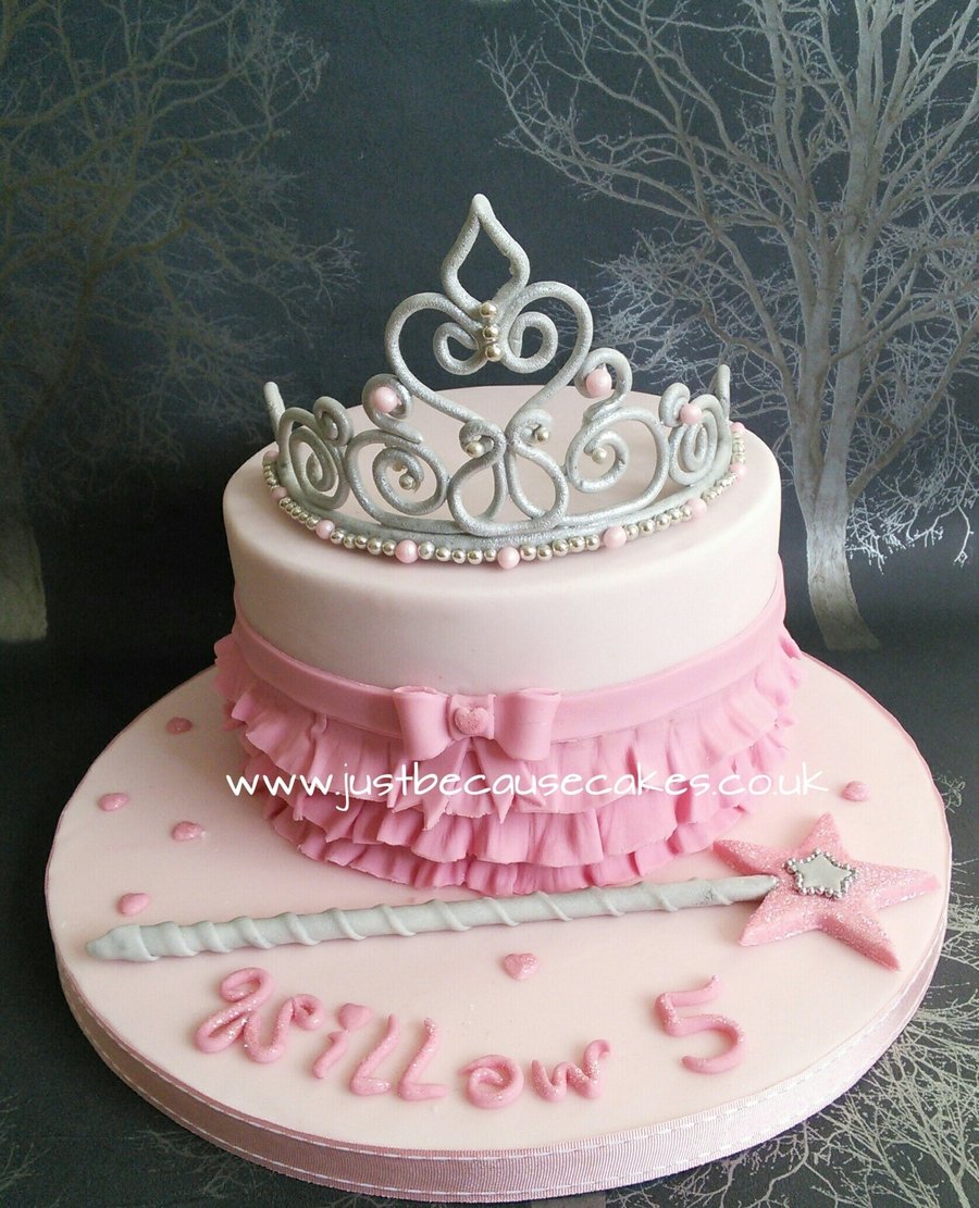 Торт с диадемой для маленькой принцессы