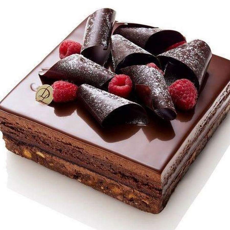 Украшение пирожных шоколадом