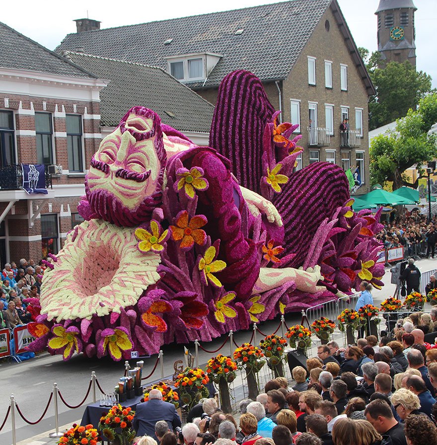 Парад цветов Bloemencorso в Голландии