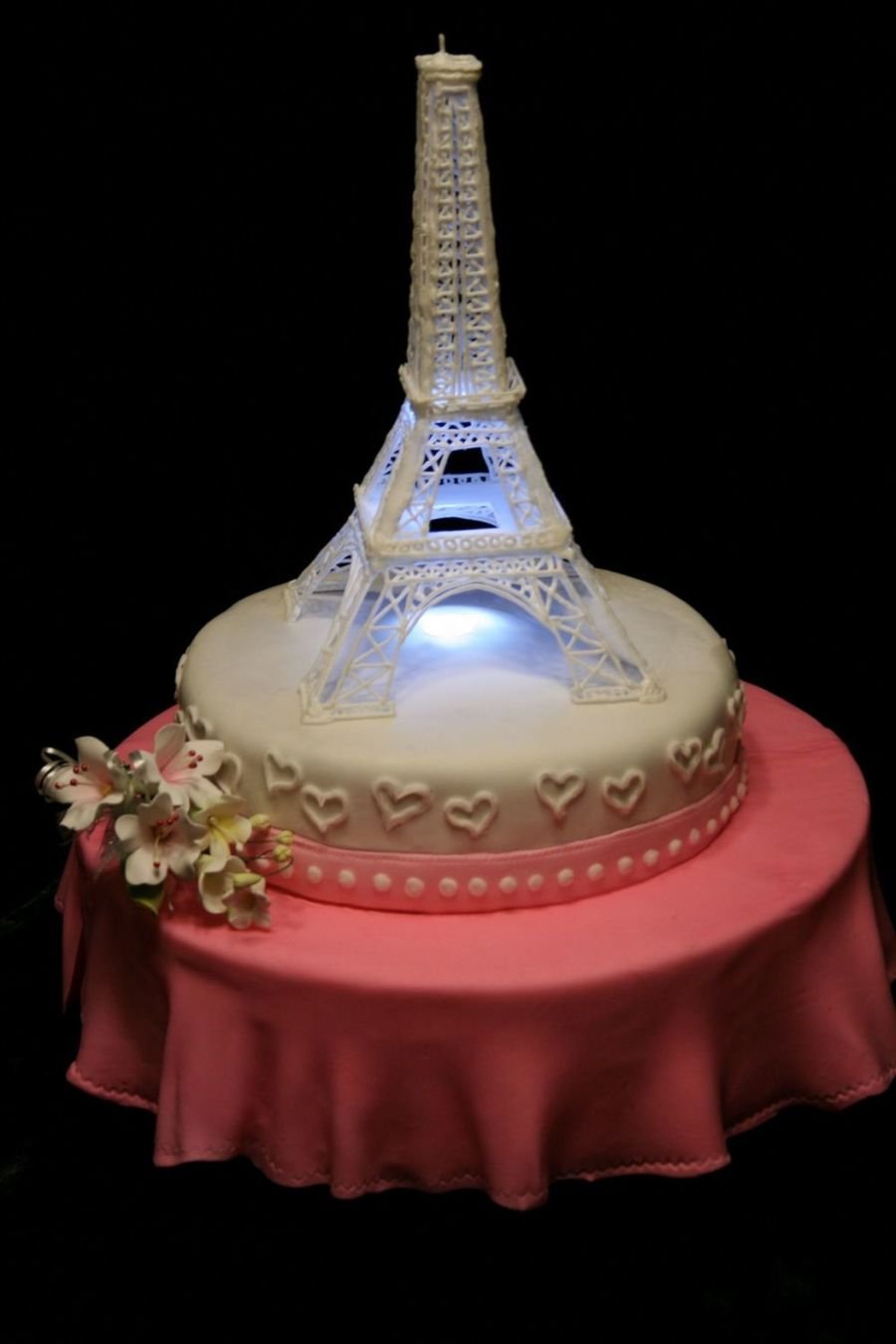 Красивый торт Париж