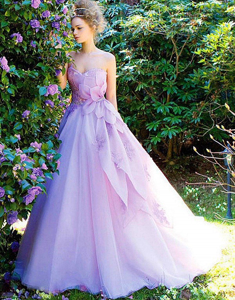 Свадебное платье лавандового цвета