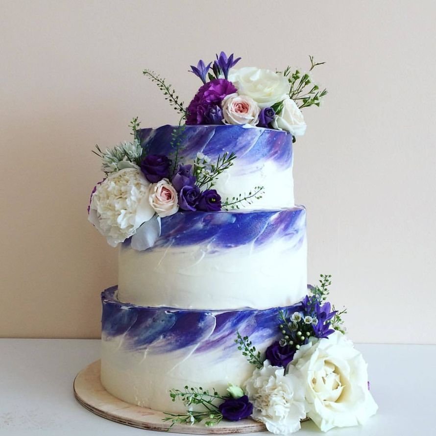 Свадебный торт изумрудного цвета