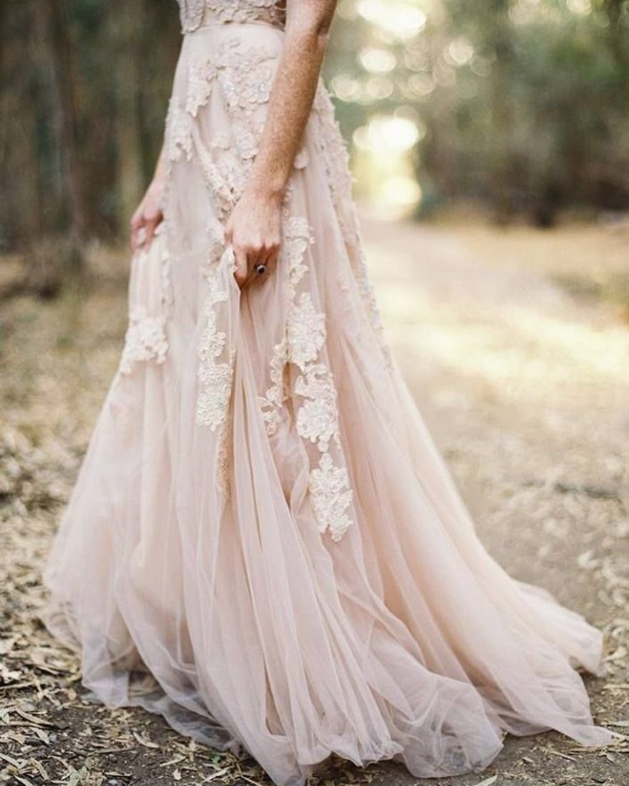 A/an(Wedding, French, Elegant, Ivory, Silk) Dress