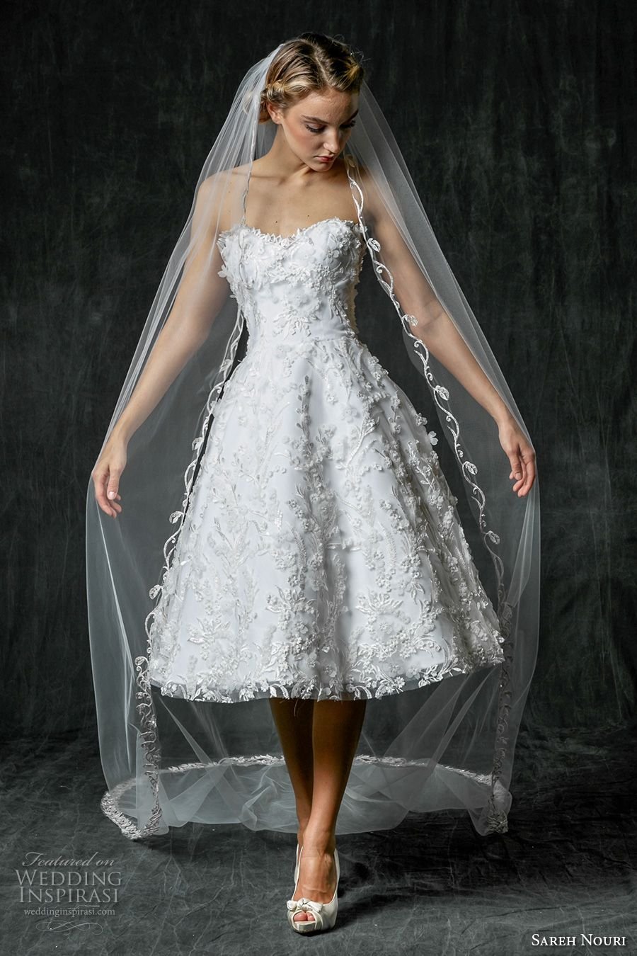 Свадебная фата для невесты длинная с платьем