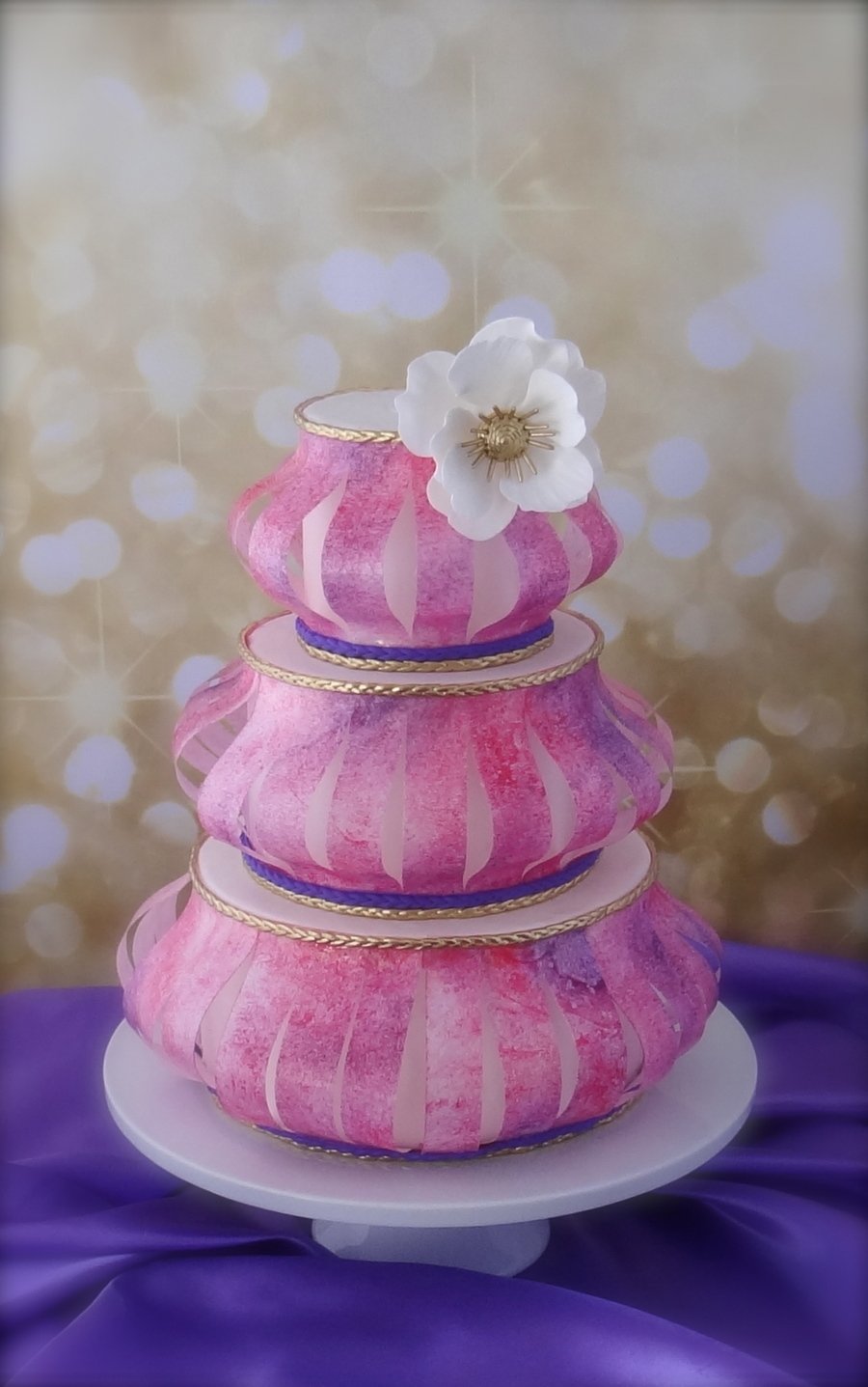 Розовые бабочки на торт