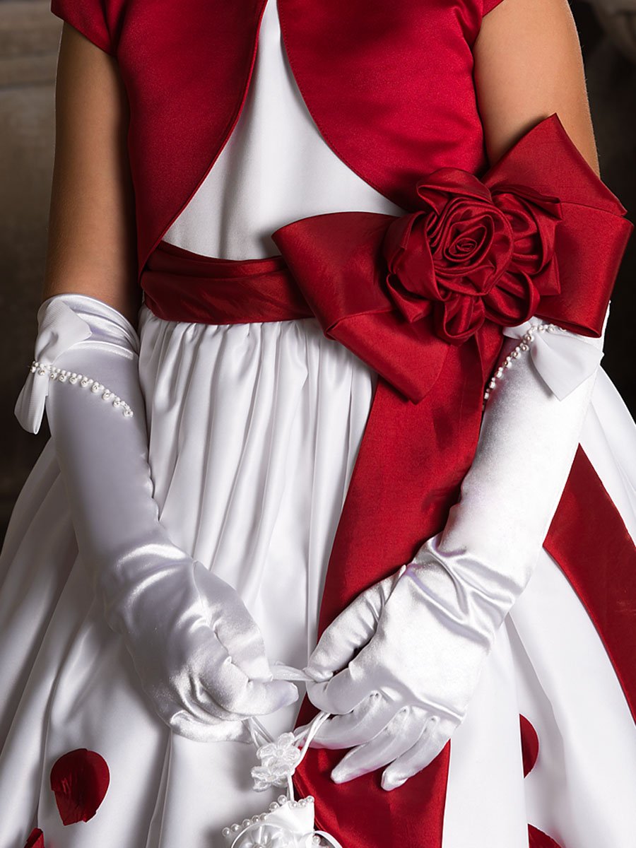 Образ невесты в красно белом стиле