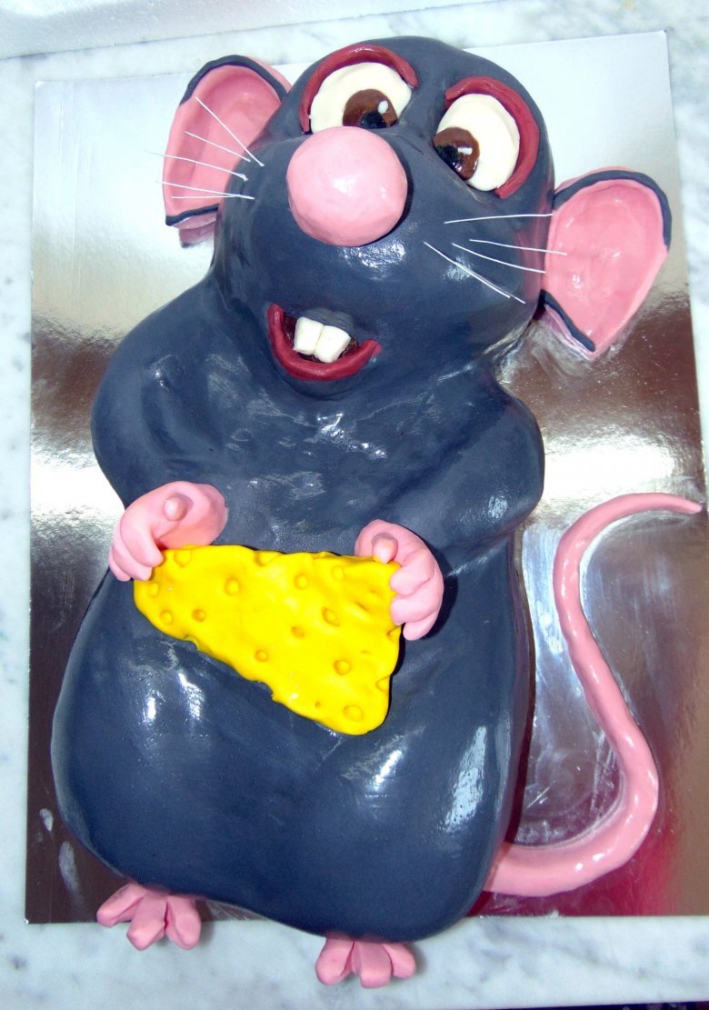 Красивый тортик в виде мышки