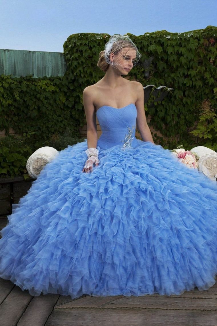 Голубое свадебное платье пышное