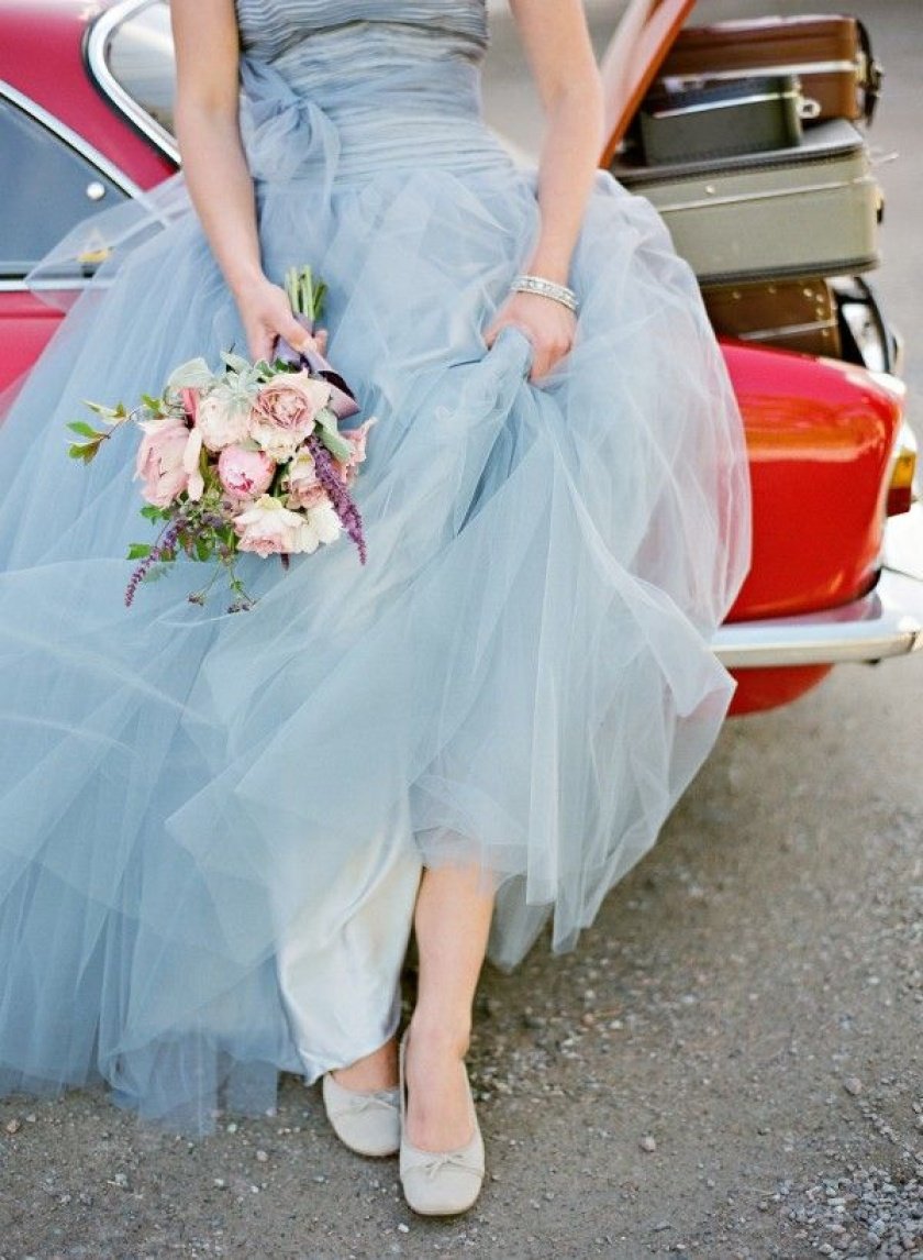 Свадебное легкое платье белый с голубым