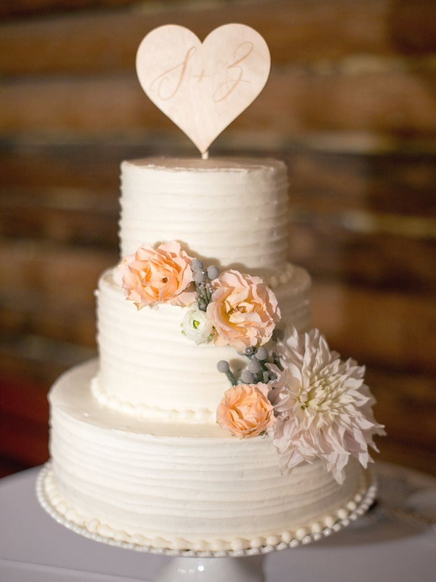 Свадебный торт с карамелью