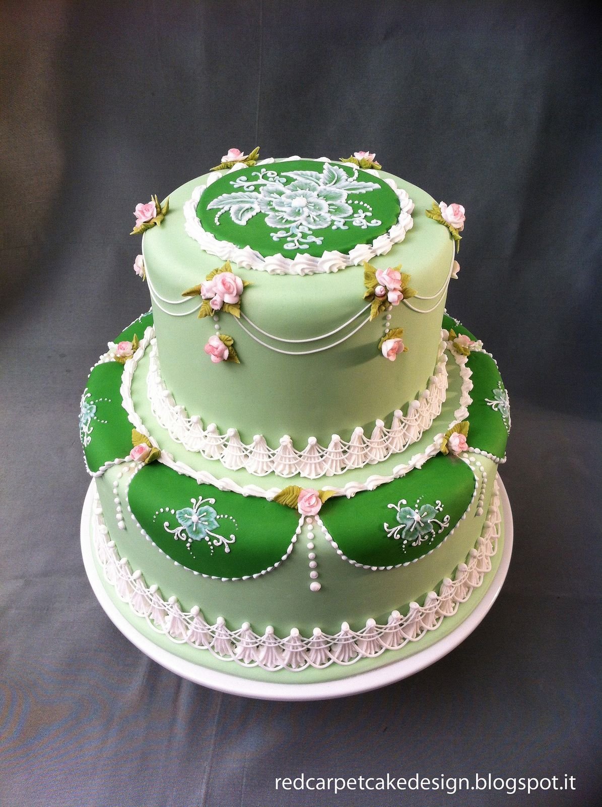Торт мусульманский. Зеленый торт. Торт в зеленых тонах. Торт с зеленой мастикой. Красивый зеленый торт.