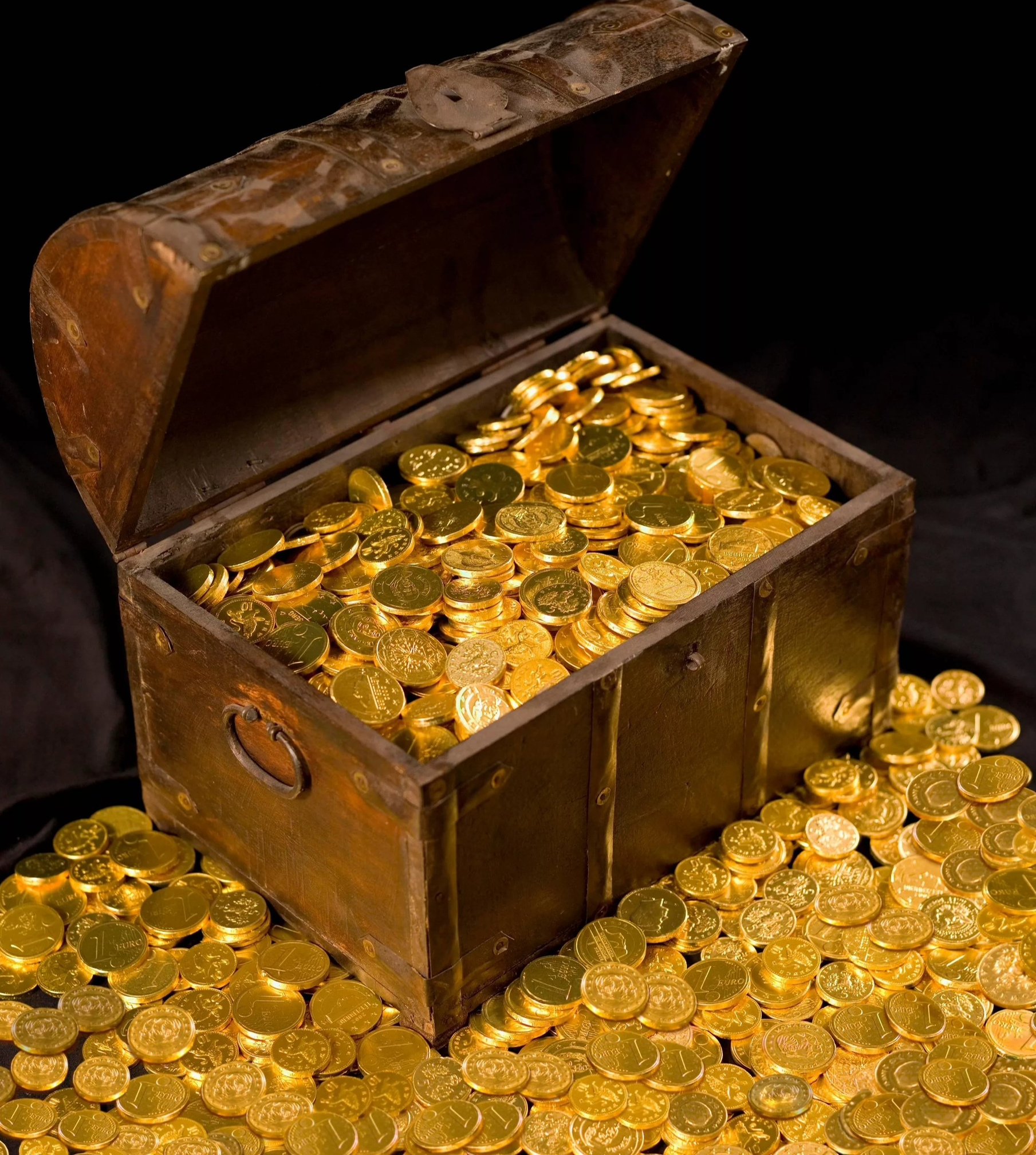 Клад гк рф. Сундук с золотом. Сундук с золотыми монетами. Сундук с деньгами. Монета Золотая.