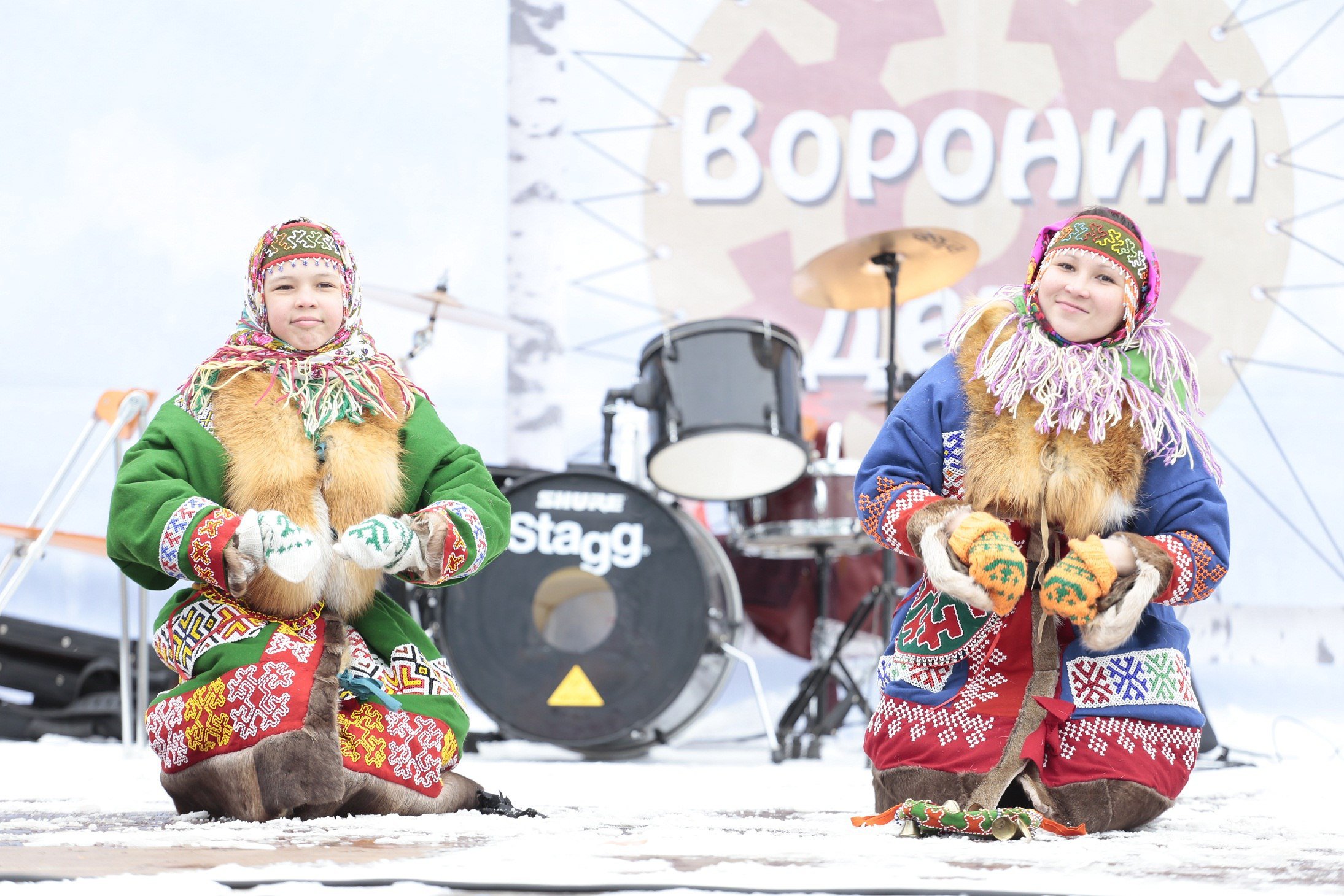 3 народности югры. Ханты и манси Вороний день. Национальные праздники Ханты и манси. Коренные малочисленные народы севера ХМАО. Вороний день Ханты Мансийск в Югре.