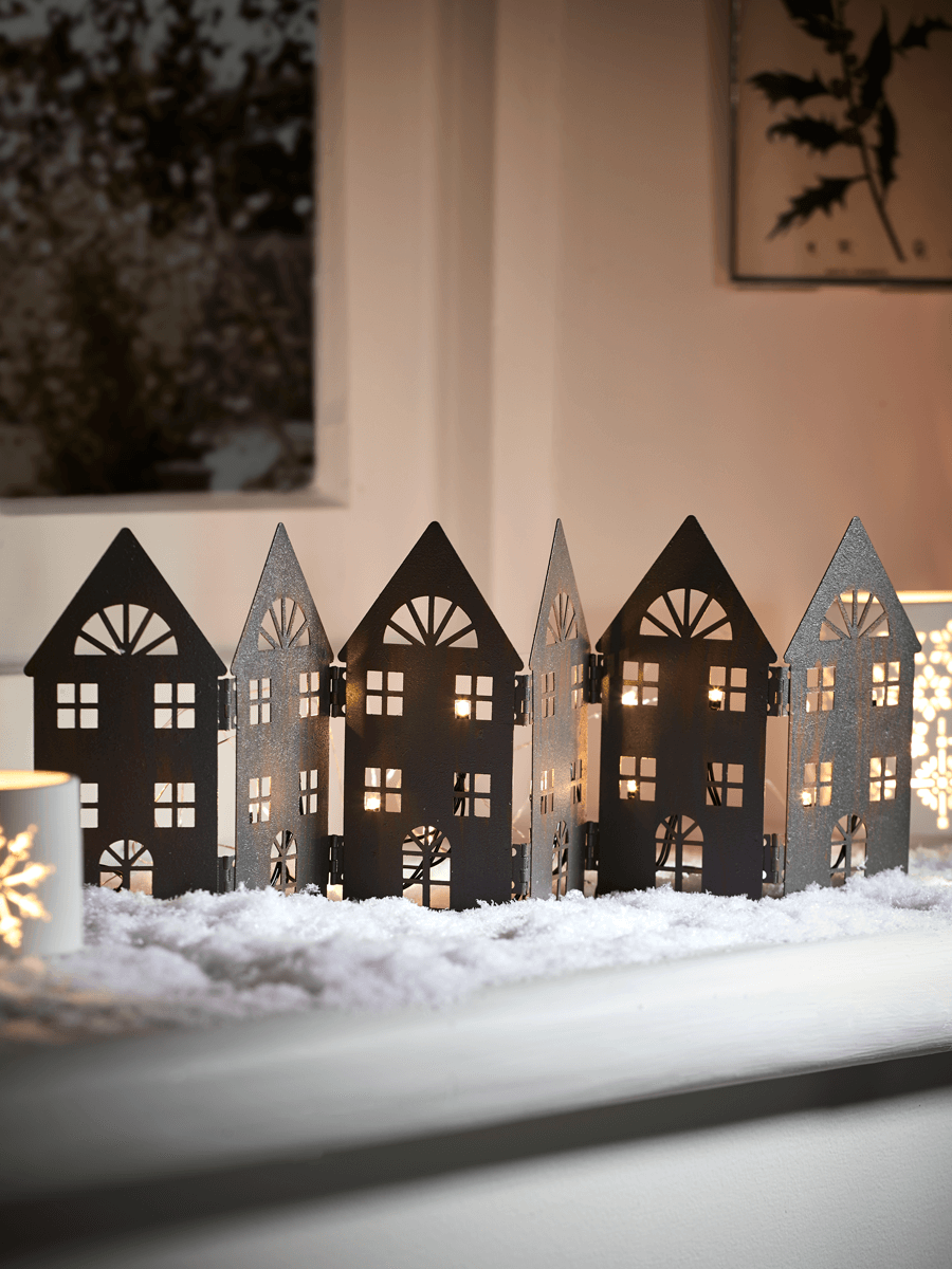 Рождественская деревня на окне