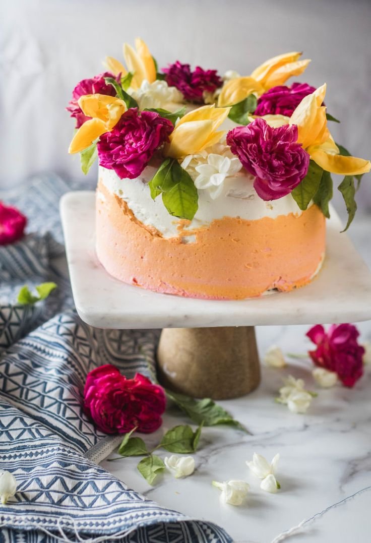 Украшение торта персиками свежими