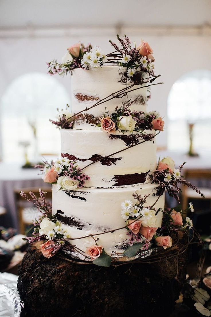 Свадебный торт в стиле бохо двухъярусный