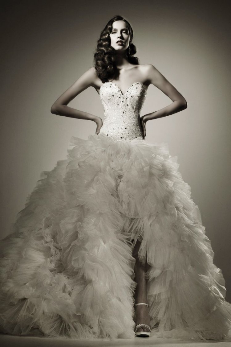 Свадебное платье из перьев