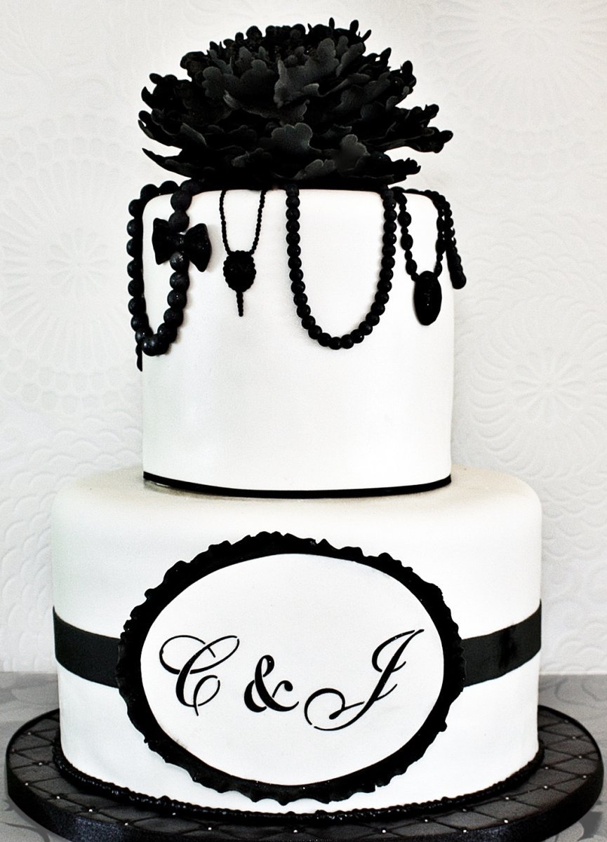 Свадебный торт черно белый классический