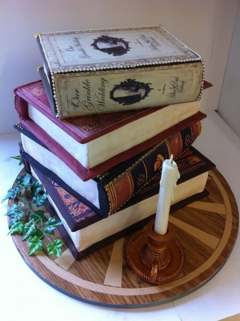 Книжный торт