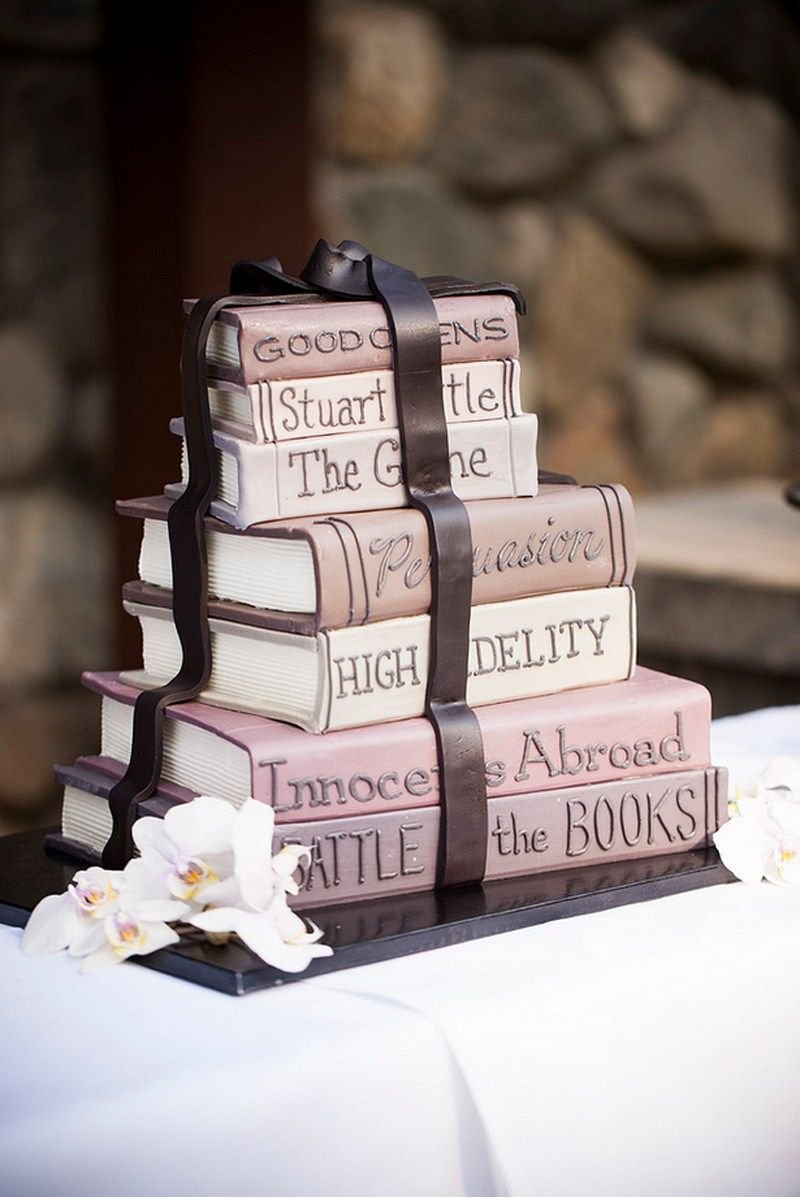 Книжный торт