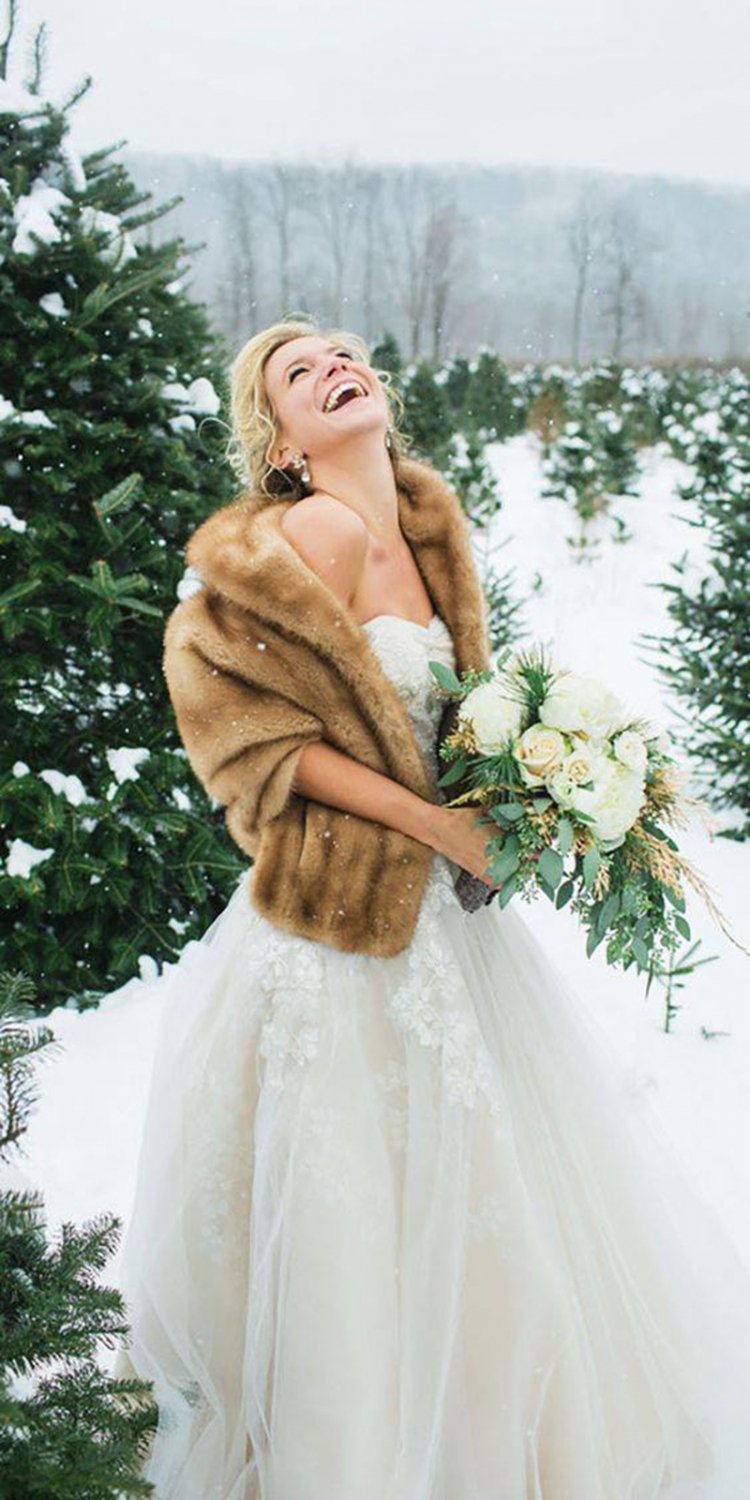 Наряд невесты для венчания зимой