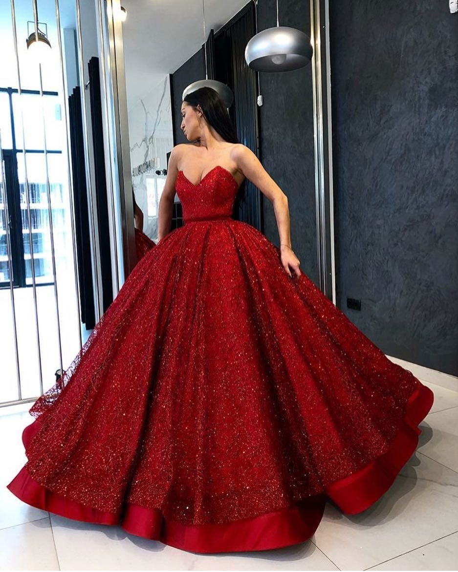 Свадебное красное платье длинное пышное вечернее