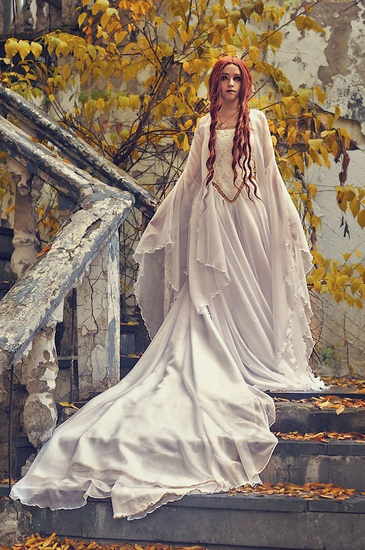 Как любить свою эльфийскую невесту. Свадебные платья средневековья Эльфийское. Платье в эльфийском стиле. Свадебное платье в эльфийском стиле. Свадебное платье в стиле средневековья.