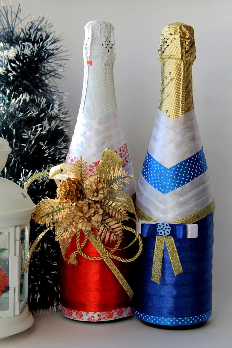 Новогодний декор шампанского