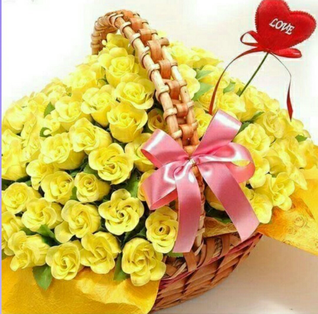 Желтый букет цветов с днем рождения