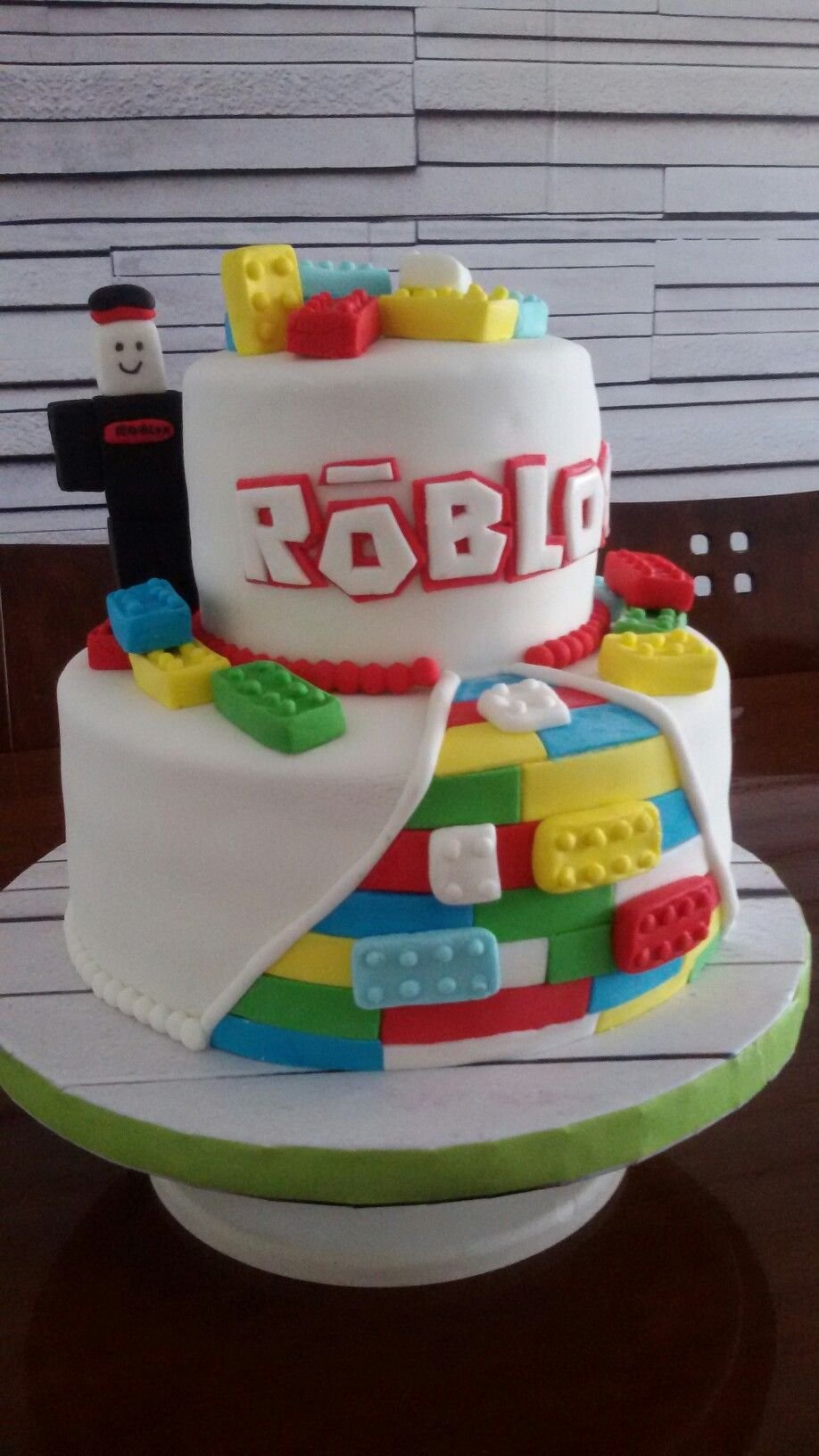 Торт с игрой Roblox