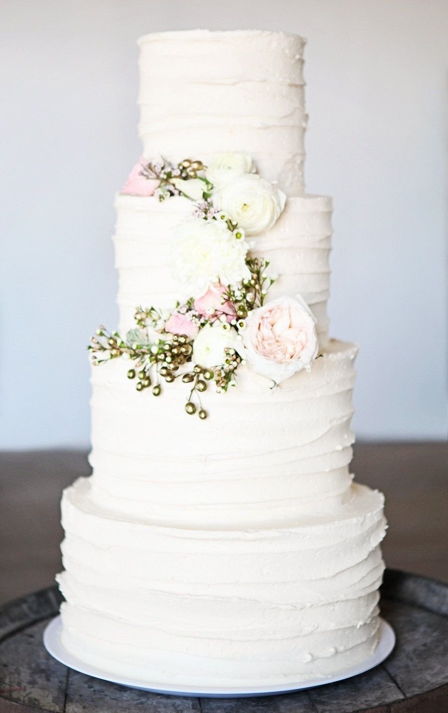 Свадебный торт многоярусный