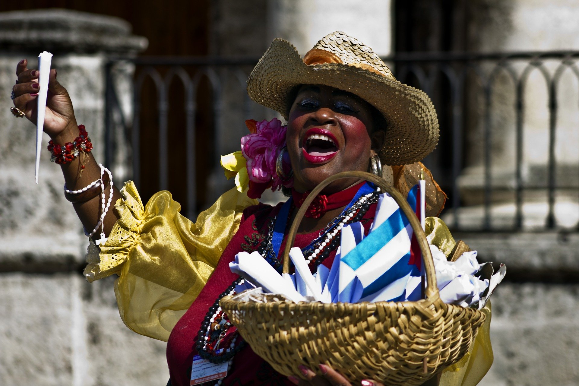 Перевод на кубинский. Гавана Куба. Куба Гавана люди. Куба ассоциации. Кубинский фестиваль.