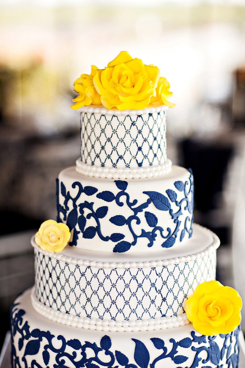 Желто синий торт