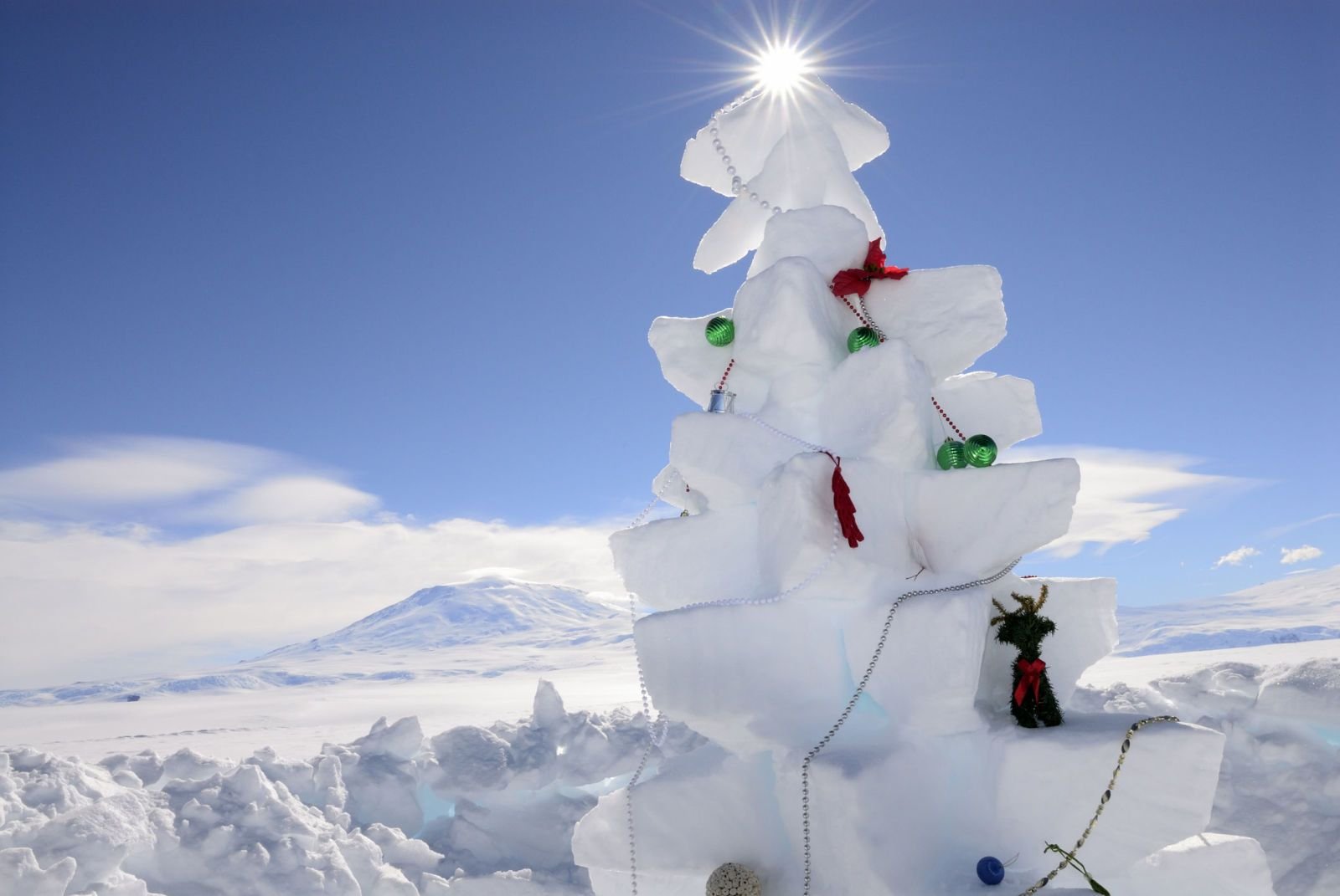 Экспедиции новый год. Max Christmas Антарктида 1.8. Max Christmas Антарктида 2.5. Max Christmas Антарктида 1.2. Strong snowing in Antarctica.