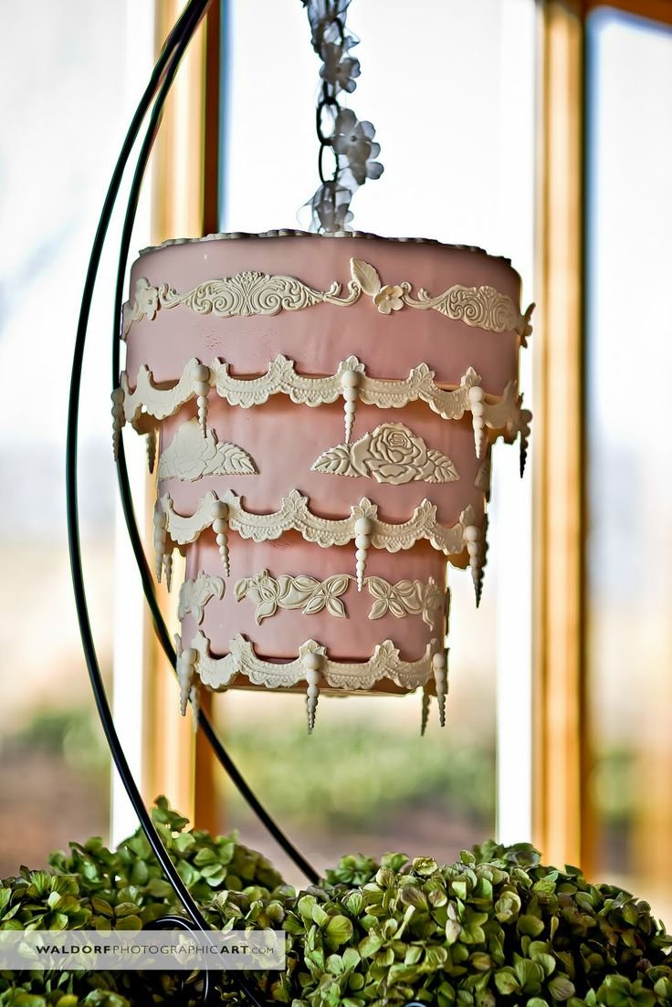 Подвесной свадебный торт