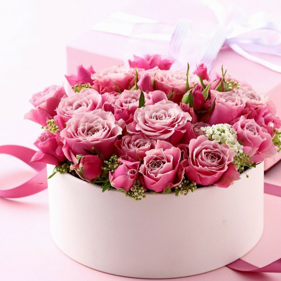 Коробка цветов с днем рождения