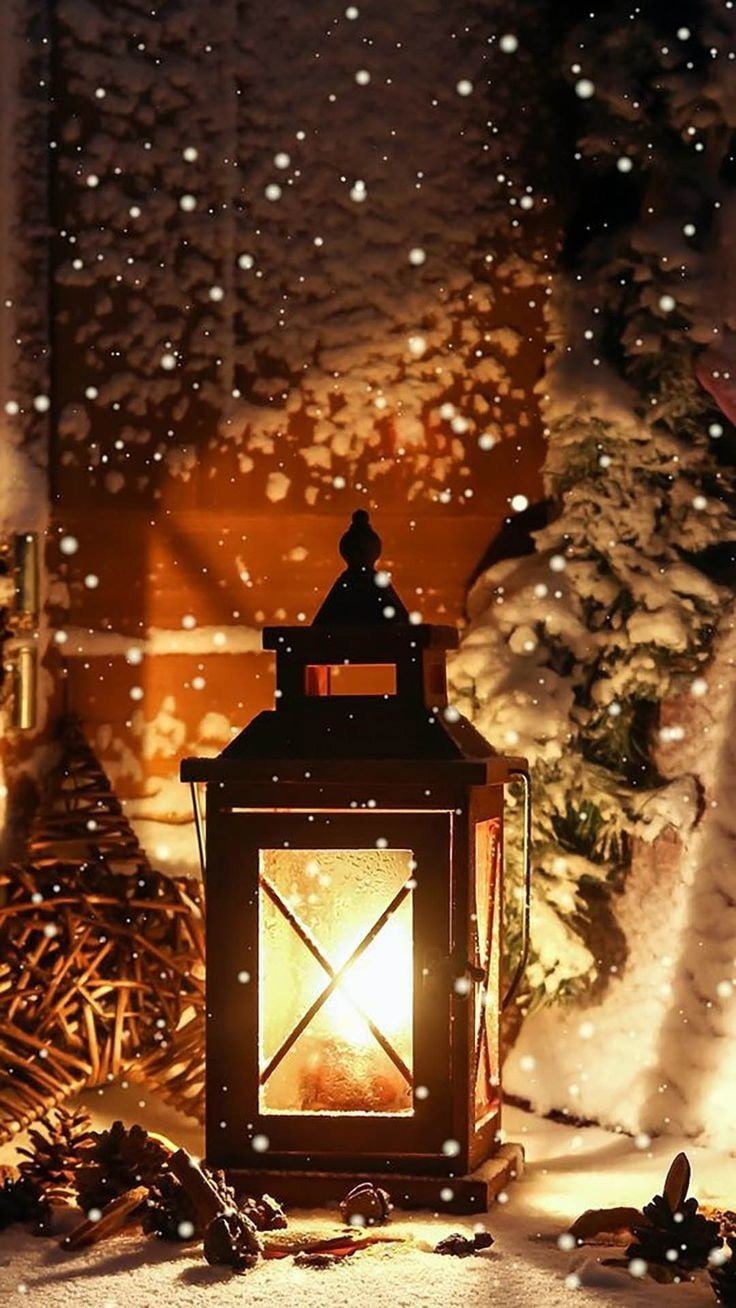 Новогодний фонарь с эффектом снегопада