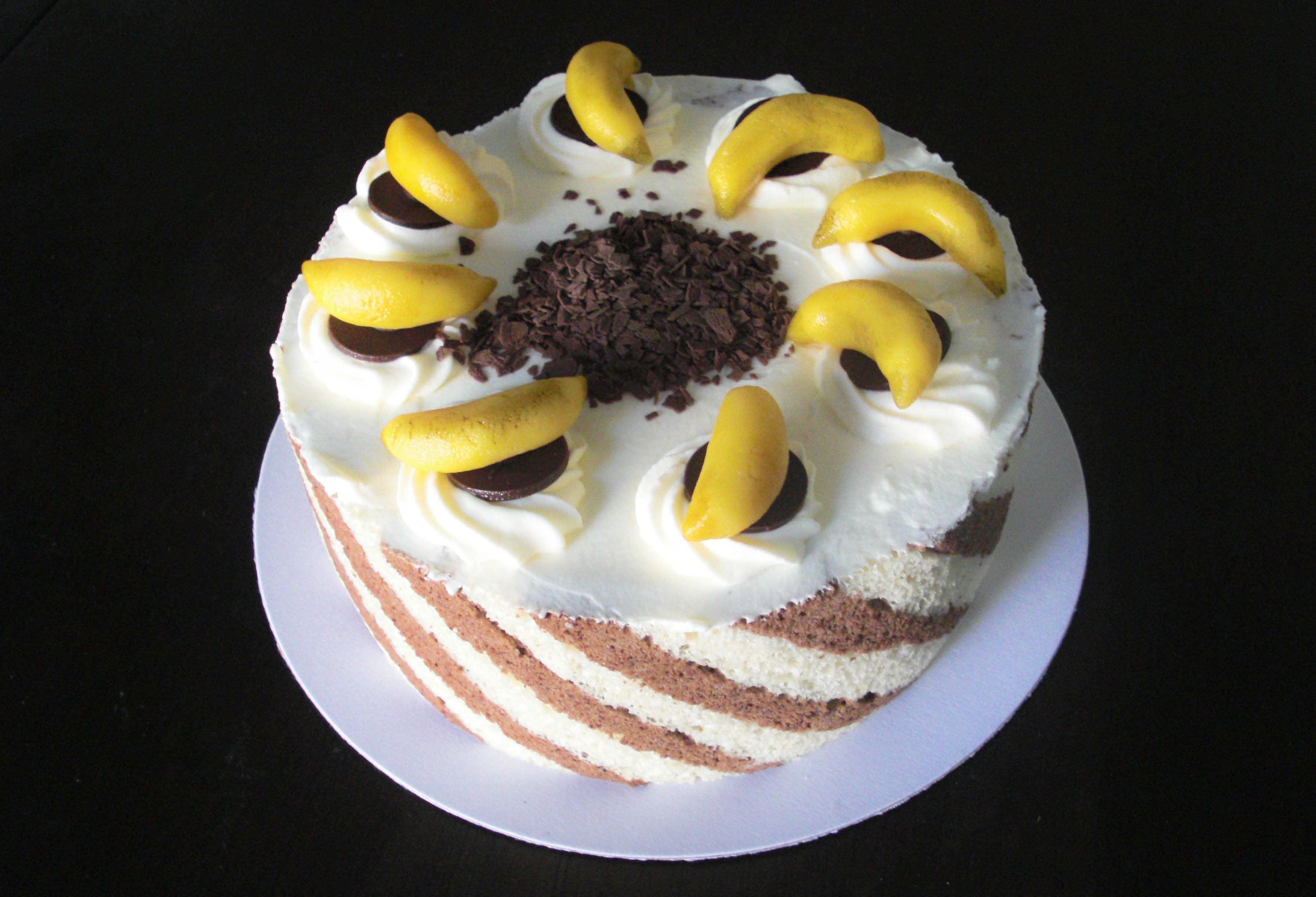 Крем чиз с бананом. Банановый торт. Украшение торта бананом. Торт с декором банан. Украсить торт бананом.