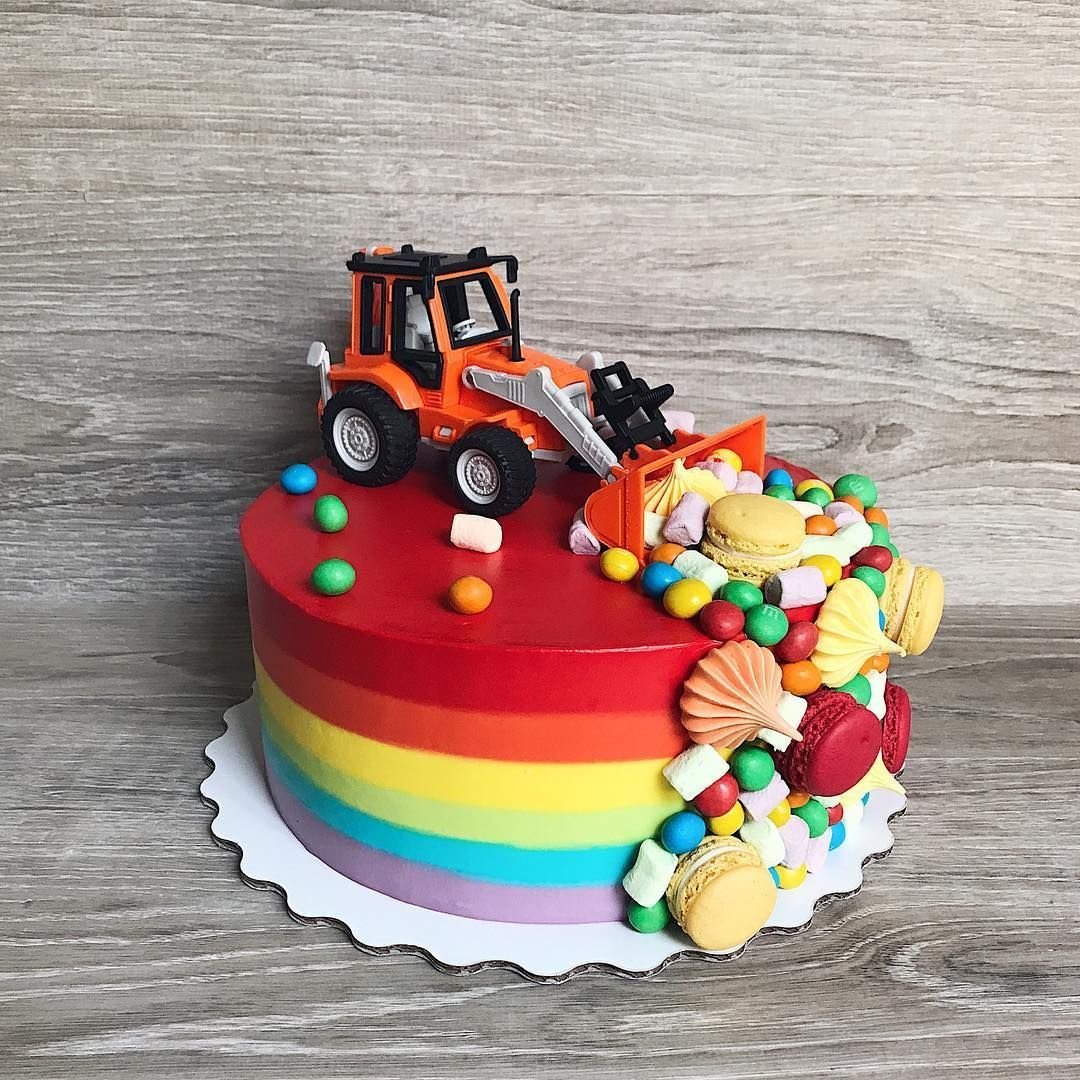 Торты тракторы фото. Торт с «машинками». Торт с машинками для мальчика. Торт «трактор». Торт с трактором для мальчика.