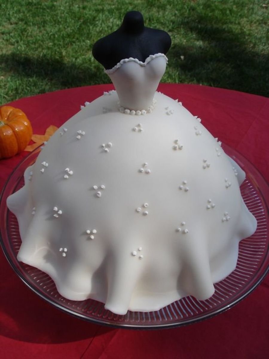 Кремовый торт с платьем