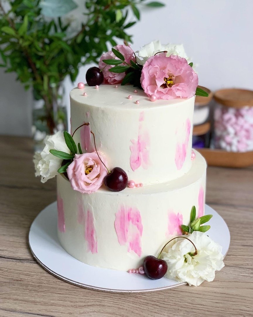 Свадебный торт с меренгами