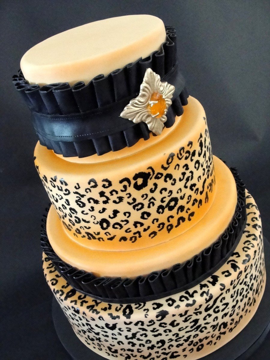Леопардовый торт. Украшение