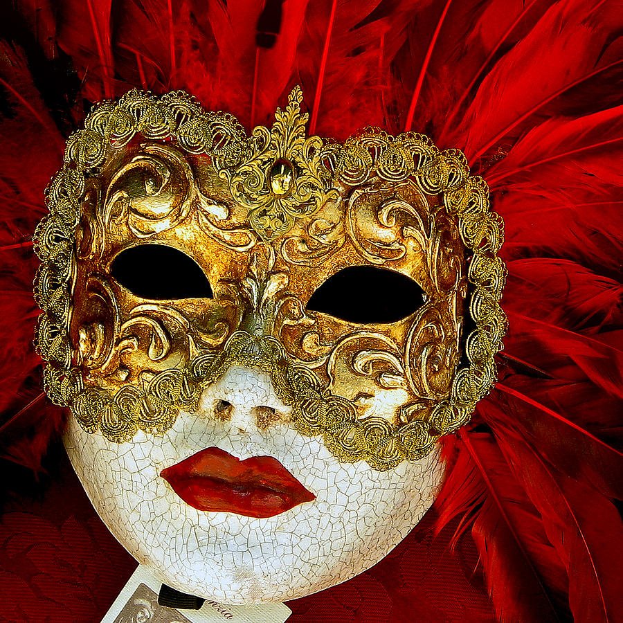 Венецианские маскарадные маски