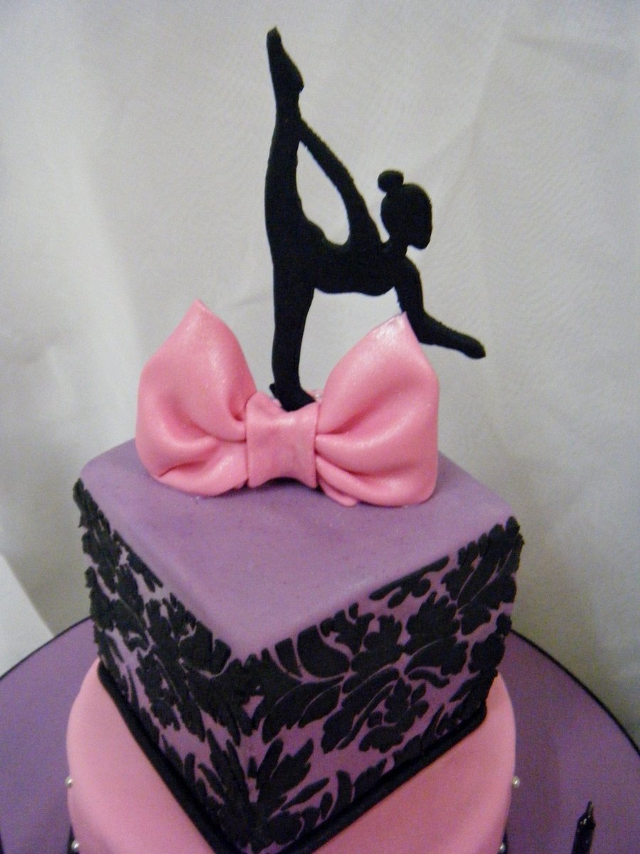Торт для гимнастки. Торт для девушки. Детский торт с балериной. Торт девочка. Торт с гимнасткой для девочки.