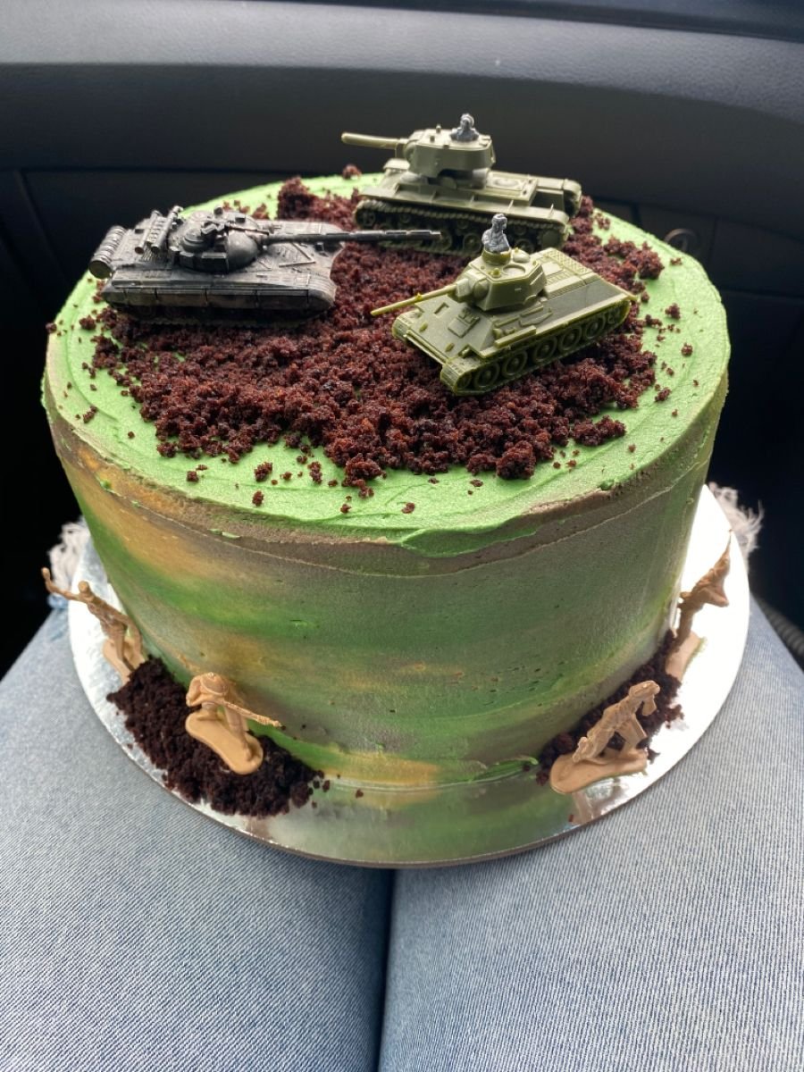 Торт с танками