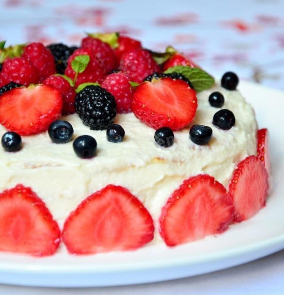 Торт блинный с фруктами