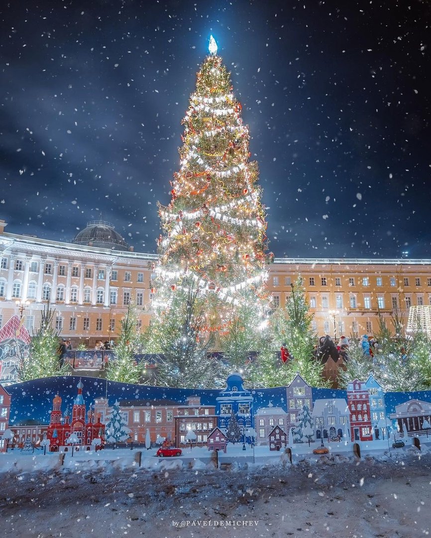 Санкт Петербург Дворцовая площадь Новогодняя елка