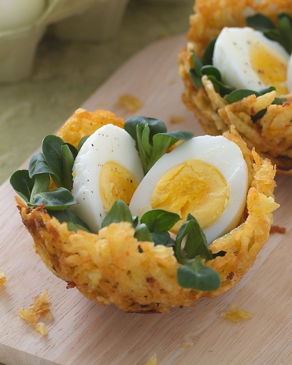 Яичница с закусками