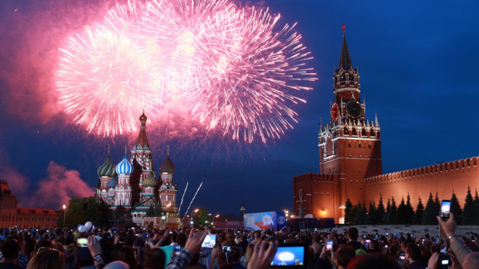 Московский Кремль салют