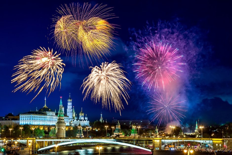 Салют в Москве 12 июня